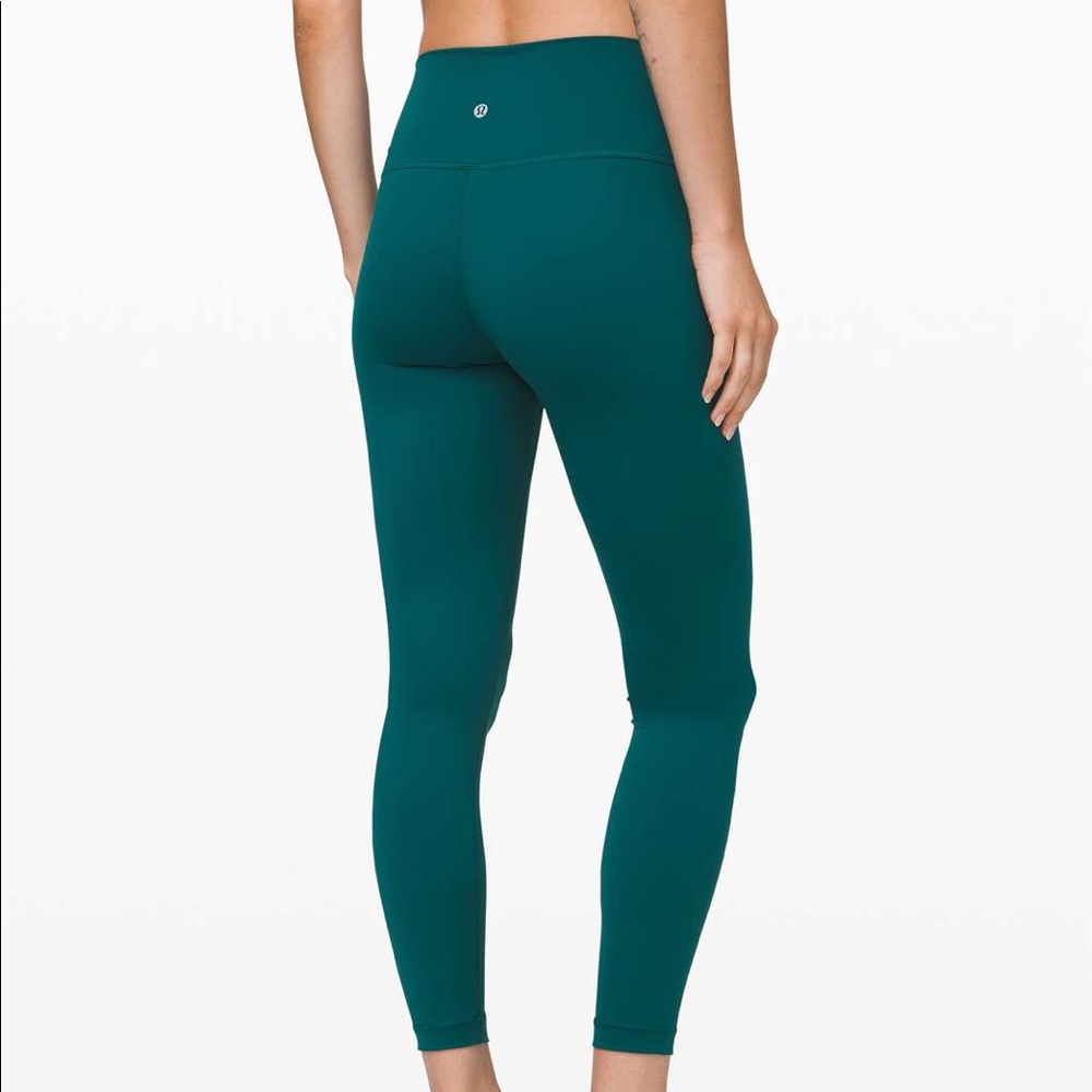 ‼️WANT‼️ looking for these in a size 2 :)